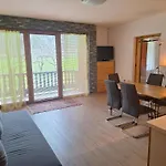 Pensión Adventure House