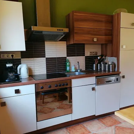 Adventure House 3*