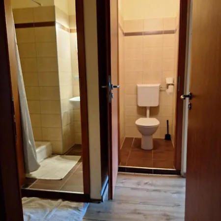 Adventure House Penzion *